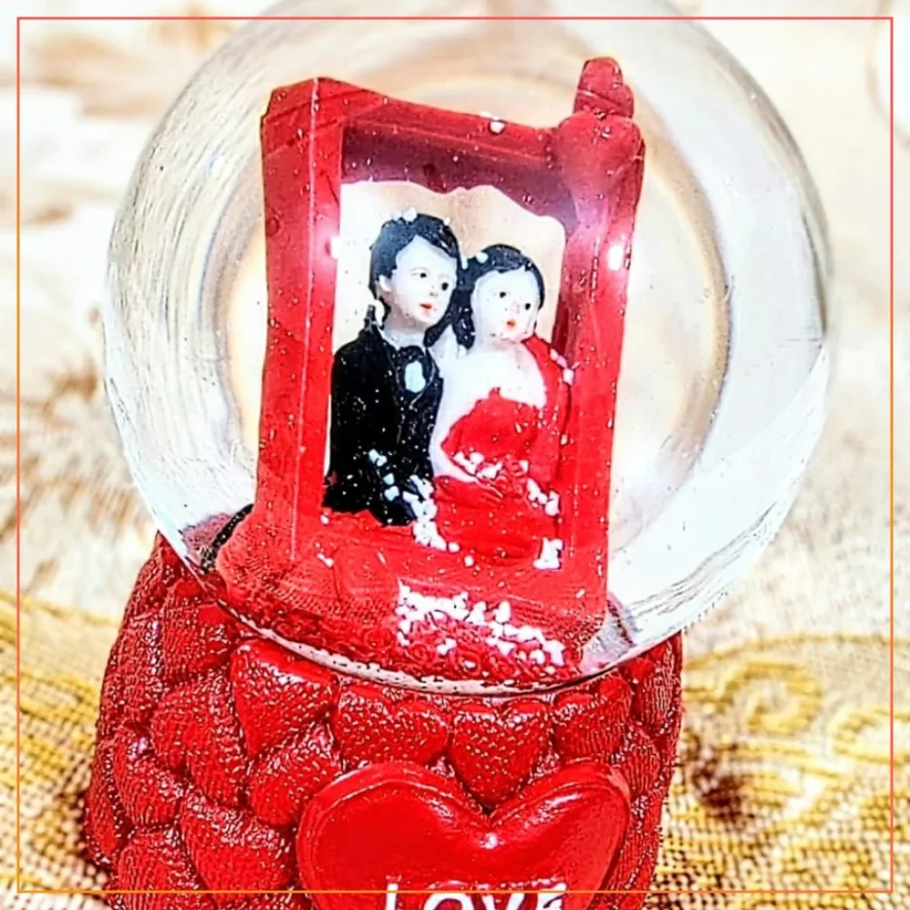 Snowy Liquid Filled Glass Couple Dome - Automatic Lighting & Dancing Couple Floral Stage Dome Anniversary Gift Love Couple Dome With Light-Red